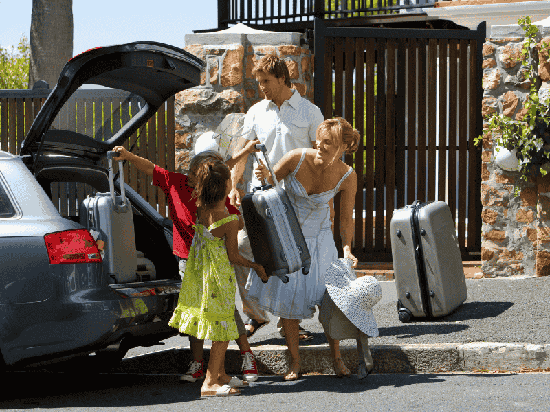 Sécuriser sa maison avant le départ en vacances : l’alarme, un allié incontournable